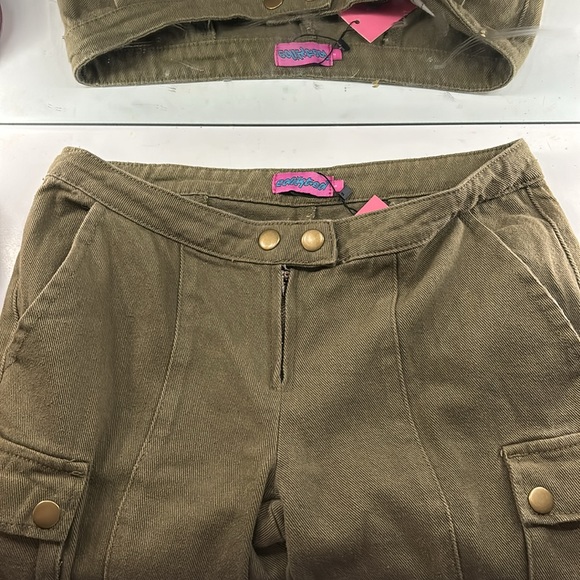 never worn, just didn’t like the style, tags still on - Picture 3 of 4